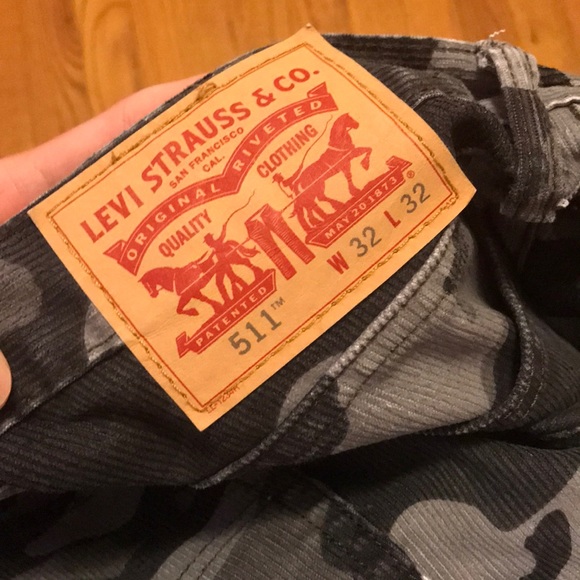 LEVIS - Picture 3 of 5